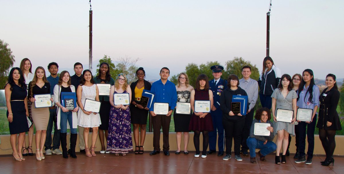 Beaumont_SD's tweet photo. Dedicated, Passionate, and Motivated. These students will go on to do great things in life! They are the 2017-18 #BeaumontUSD #BanningUSD #StudentsoftheMonth! #RecognitionDinner #BeaumontHighSchool #GlenViewHighSchool & #21stCenturyLearningInstitute #HomeSchoolCommunity @tdav8 https://t.co/gHsHO8NCbl