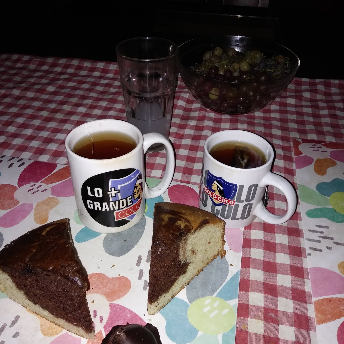 Carolamonteneg5's tweet photo. #quejamilf.ya ahora tomando tecito.mmmm con mi hijo qie llego de la u. https://t.co/WUClL9ottK