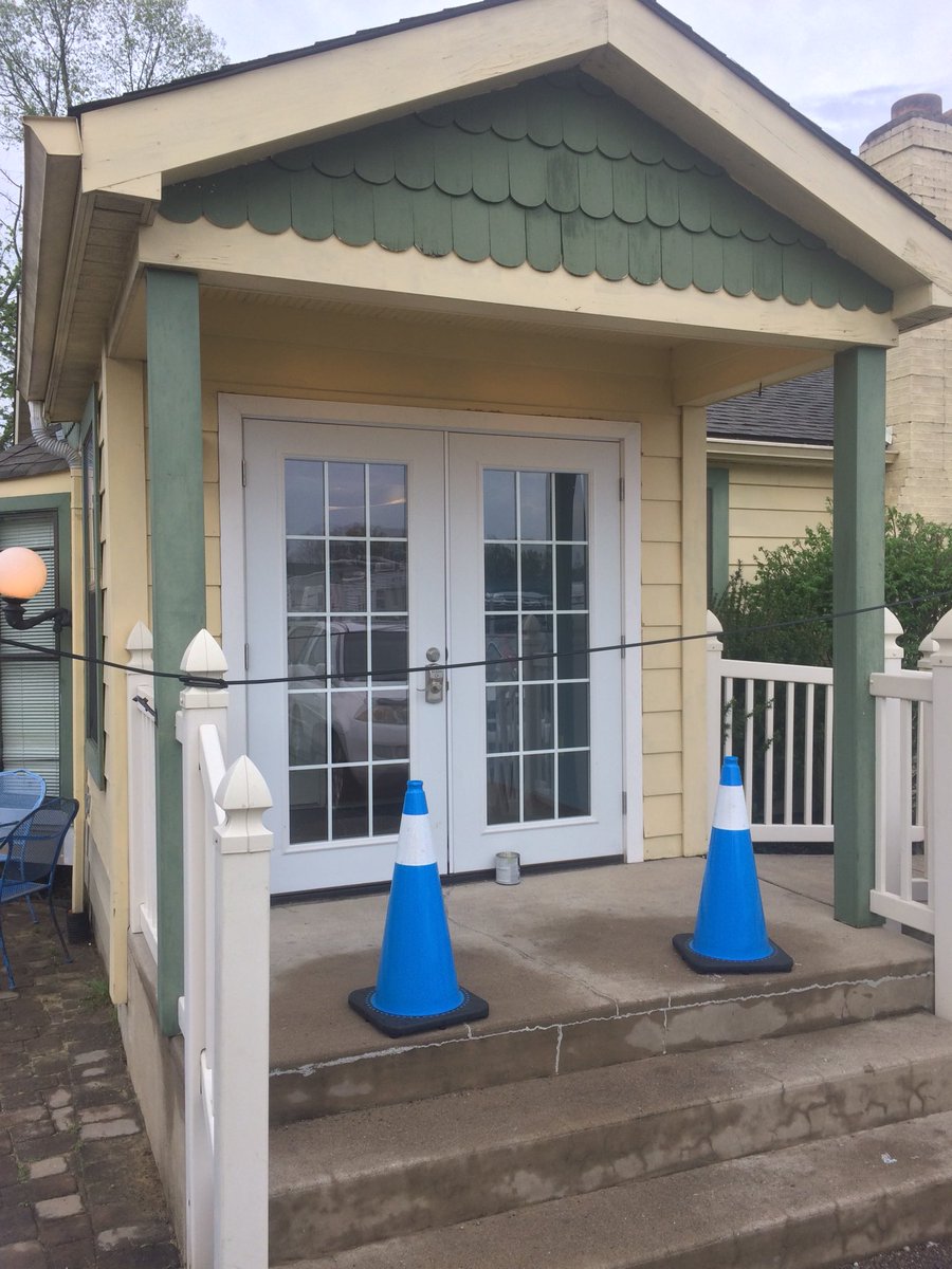 Yo <a href="/SpectrumBiz/">Spectrum Business</a>, does this look safe to you? We’ve called 6x in the past 30 HOURS to get this fixed—doesn’t seem like a mild priority to your team