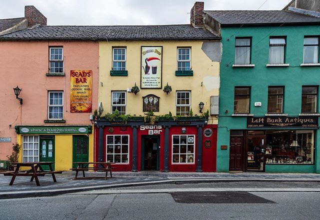 Cathy Baitson Weatherston on Twitter: "Seán's Bar , The oldest pub in Ireland 🍻 🇮🇪 ............ #seansbar #oldestpubinireland #athlone #athlonetown #pub #bar #oldestbarinireland #oldestbar #oldestbar #drinkaware #music #craicagusceol #pubs ...