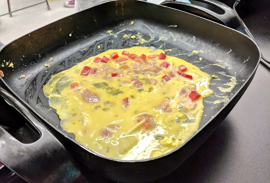 mrskinkela's tweet photo. #solution or #heterogeneous mixture. Honors physical science class cooking up some chemistry! https://t.co/v628Owa1Jn