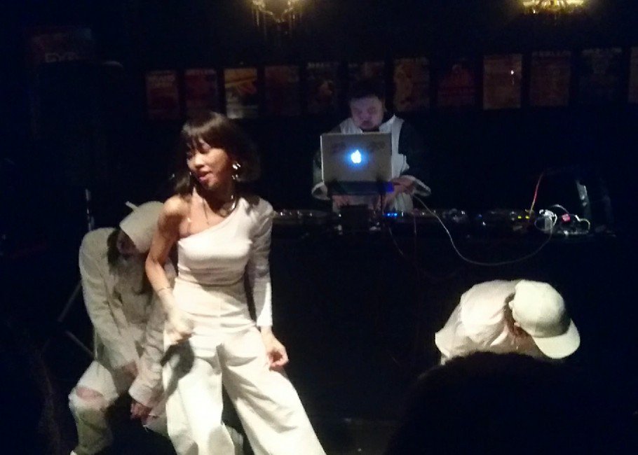 drfreestyle1's tweet photo. AI ECO INAの声は唯一無二のソウル。伝わってくるものがダントツに違う。あらためて実感。
#AIECOINA live at #BXCAFE #CLUBHARLEM #SHIBUYA #INeed #CravingForYou #Fade #RnB #Soul #Tokyo #Japan #アルコレ #BlissFridays https://t.co/P0AeSQG3Fb