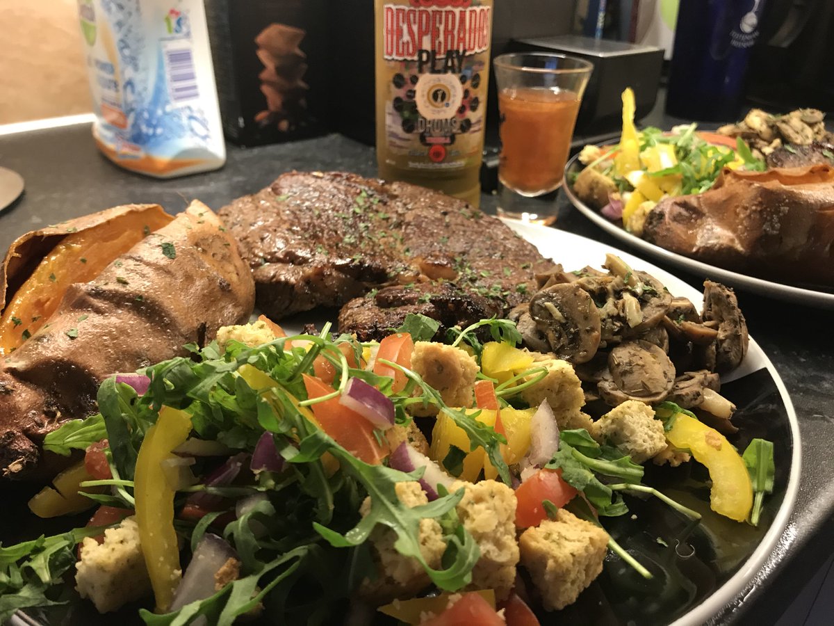 FormallyRicky's tweet photo. Ribeye 🥩 heaven 😍 #ChefRico 🤩 https://t.co/5Ru4kVI9Vv