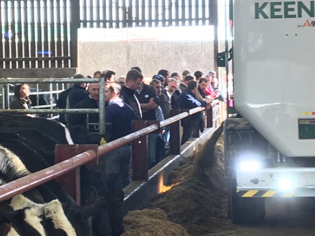 Jamesbrough10's tweet image. Fantastic day at #StraightLineBeef yesterday,  great turnout, thank you @robdvet for hosting!! #KEENANSelfPropelled345 #SMARTfeeding #precisionbeef @KEENANsystem