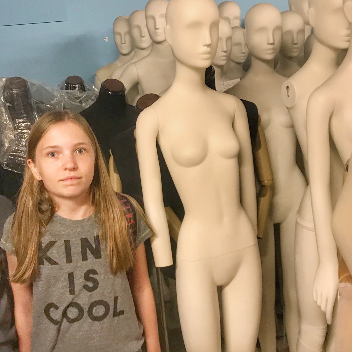 maverydesigns's tweet photo. On of our favorite teen summer camps is our NYC field trip week where we visit various fashion hot spots in the big Apple! 🍎 This photo was from last summer special behind the scenes tour of the @FIT museum. Check link in profile for camp info. https://t.co/l1bLnGX0vN
