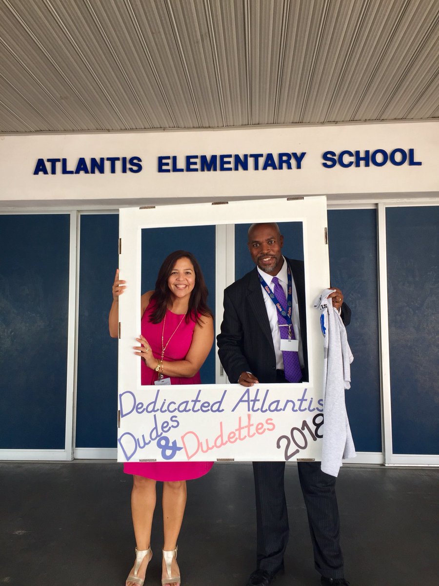 AHanson10's tweet photo. @Supt_Blackburn visited @AtlantisElem 🚀today, so we gave him a Dedicated Atlantis Dudes shirt to say thanks! @BrevardSchools #PeopleProcessPerformance #DadLife https://t.co/8nfeq5dFXi