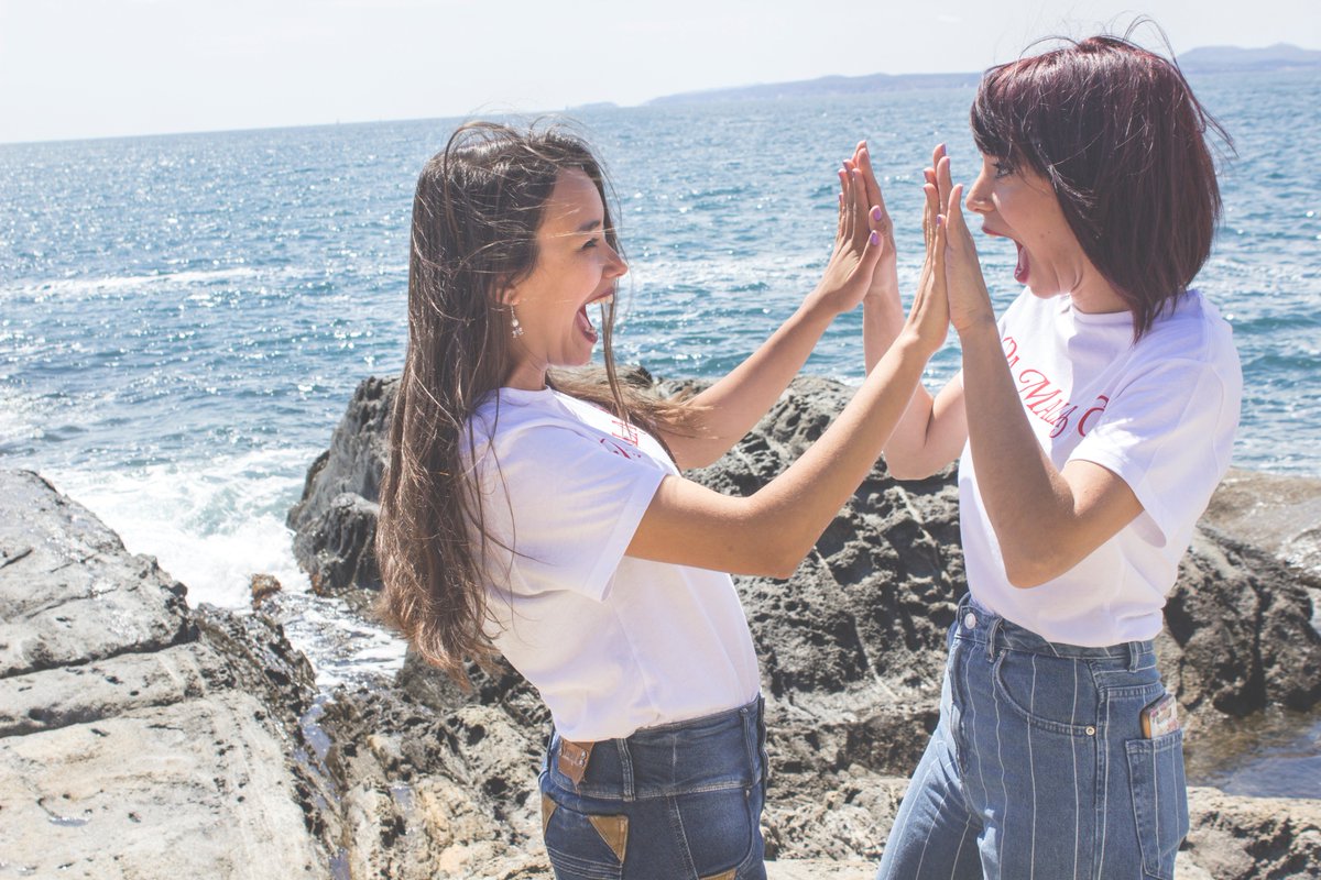 JocandaWilson's tweet photo. La mejor hermana que alguien podría desear, @DunillaXaia.

#somoslaspróximasAitanaWar #pamalasnosotras #aconjunto #loveyou 💖

¿Os gustan las fotos, chicas, @AnaG_ot2017 @Aitana_ot2017? https://t.co/5ssNNeW6Am