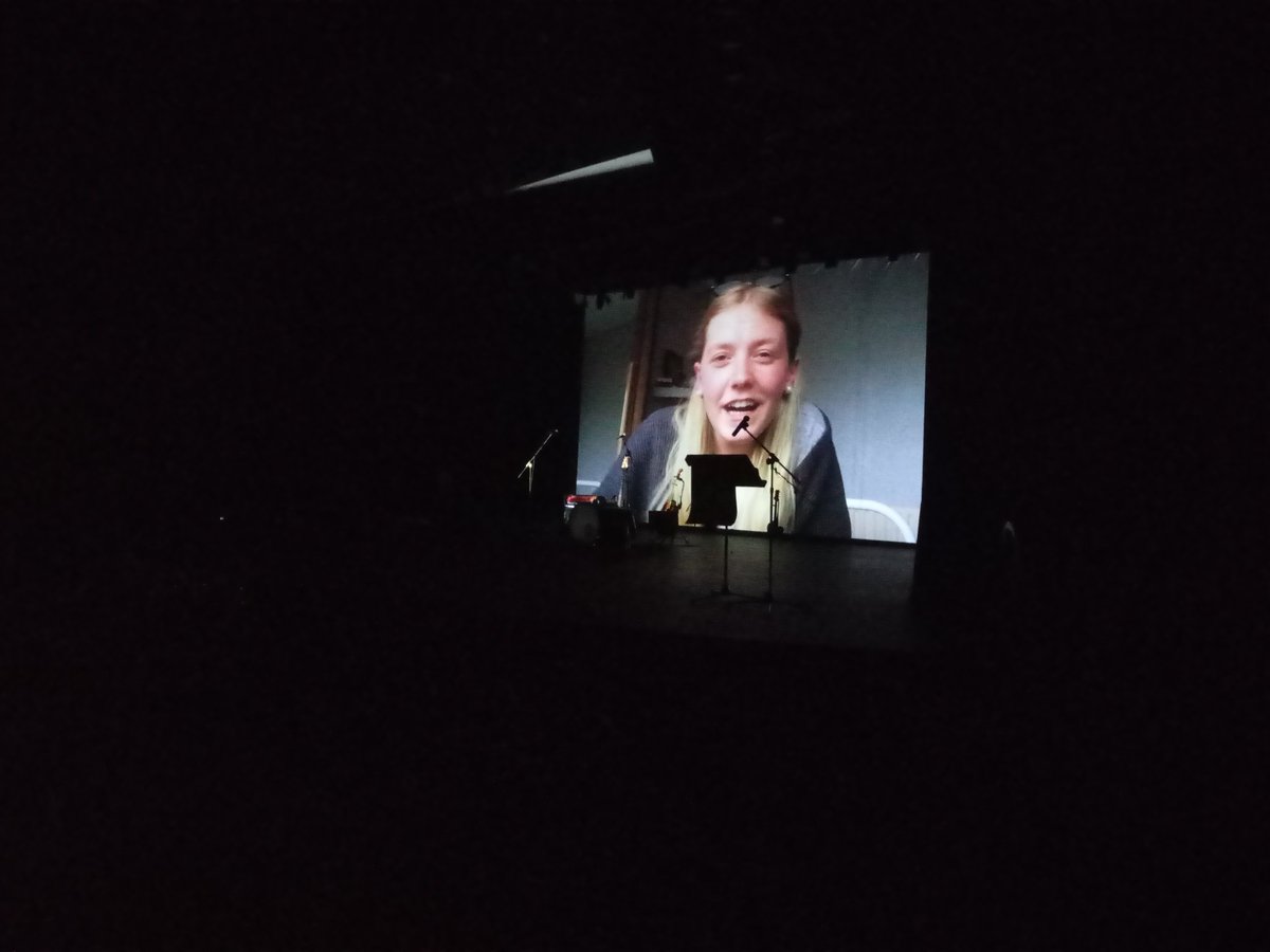 festivalcreando's tweet photo. ¡Ole ole Carmen Calvo! Enhorabuena por ese premiazo que te llevas por la categoría de Mejor Fotografía Categoría General 😉 #Creando2018 https://t.co/k83DaQL0XN