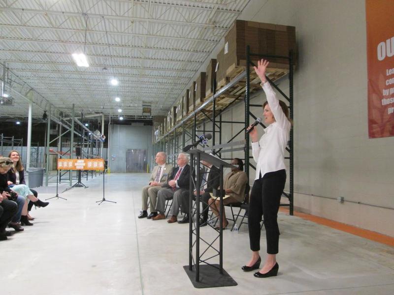 Joliet_HN's tweet photo. Northern Illinois Food Bank opens distribution center in Joliet https://t.co/Vbx6LX8E1o https://t.co/vIlYafSoJ6