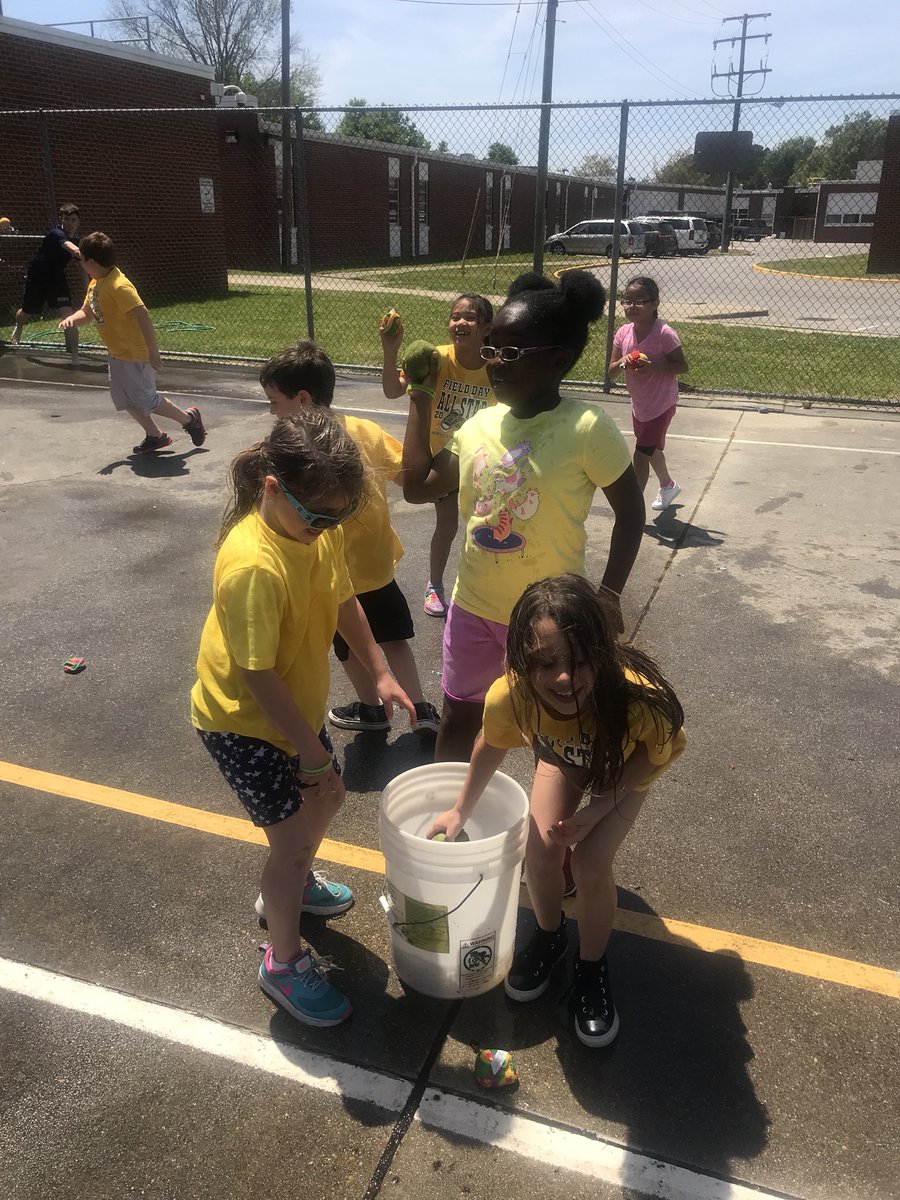MrsWilliamsVB's tweet photo. Field Day fun part 2! ☀️ @paeseagulls @CMKernutt @Mrs_Orebaugh https://t.co/Rk3R2n4LDE
