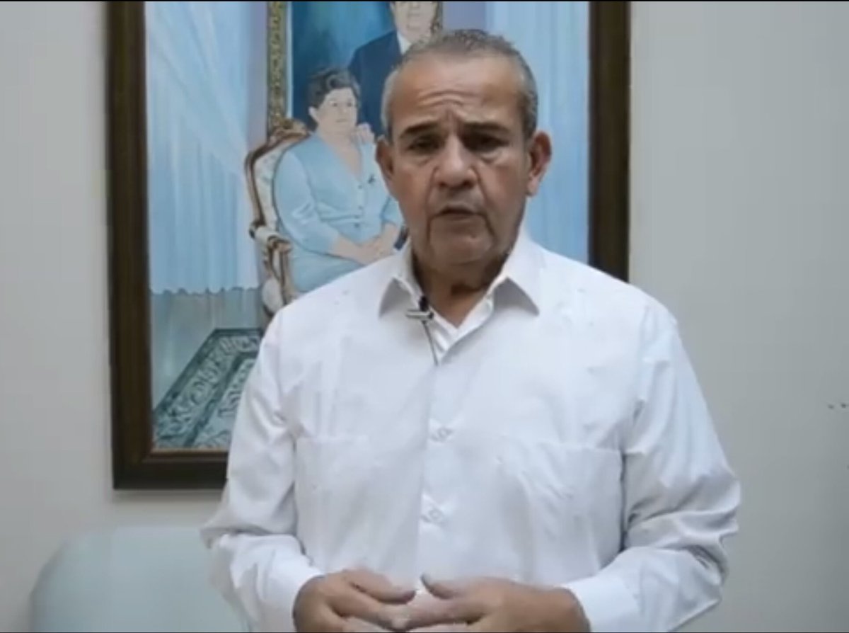 SoyManabaEc's tweet photo. Don Gonzalo Zambrano nos cuenta acerca de su apellido, su familia y las anécdotas de su padre en muchos aspectos tradicionales de nuestra provincia.  #Manabí #SoyManaba 

Video en el link: 
https://t.co/W211V6399B https://t.co/JjYu2h08dg