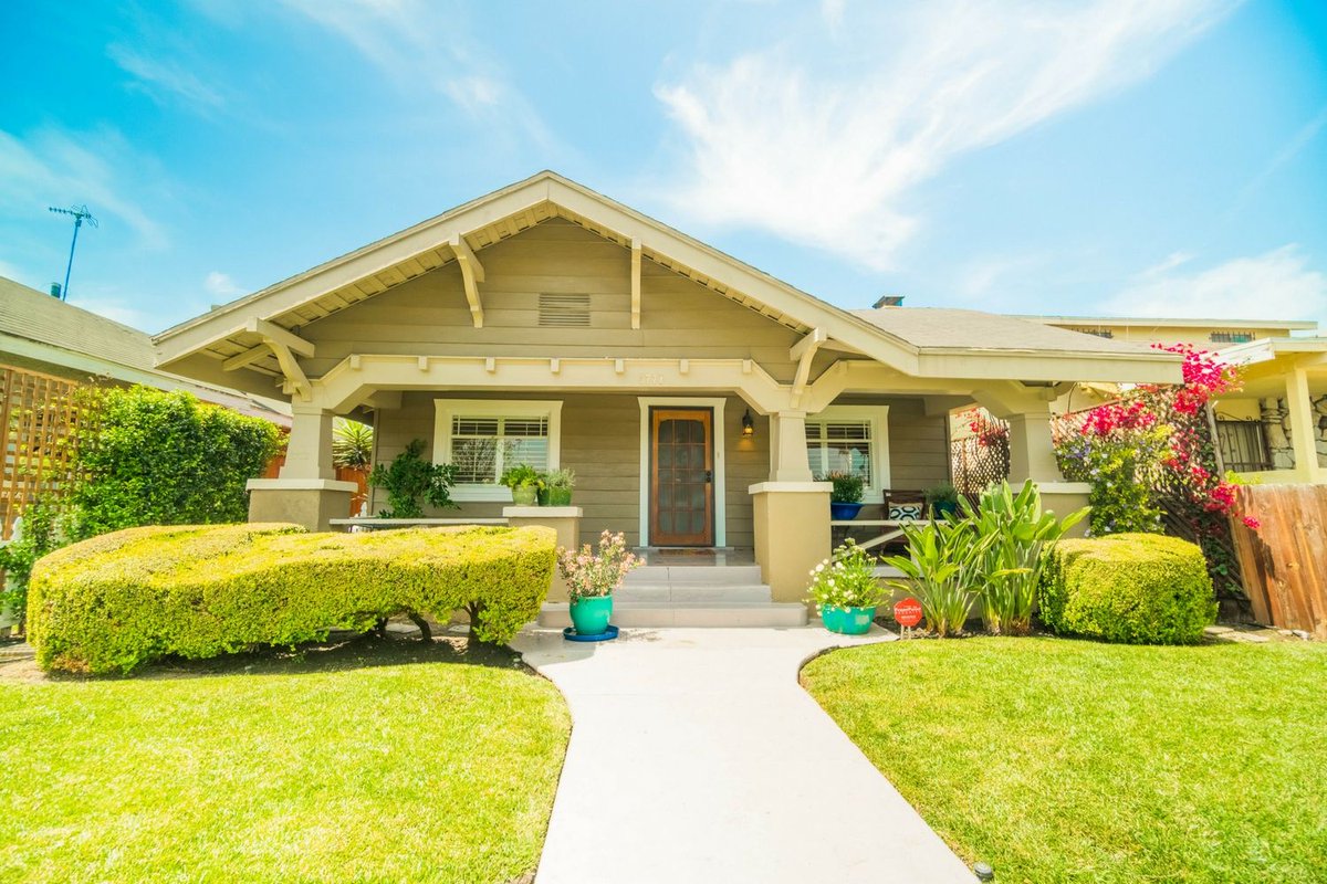 Aspire_LA's tweet photo. OPEN HOUSE! Open Saturday + Sunday! 2-5pm
This beautifully re-imagined Craftsman has many original details and great modern conveniences.
3771 2nd Avenue | Jefferson Park 
5 beds | 2 baths
Asking $899,000
https://t.co/mMsXjo8DJl https://t.co/gXElRBCX6X
