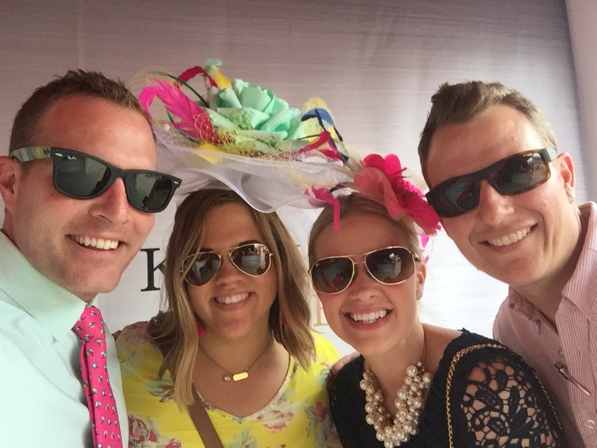 BrumettCole's tweet photo. #Derby #oaks https://t.co/LhuFaYWAbH