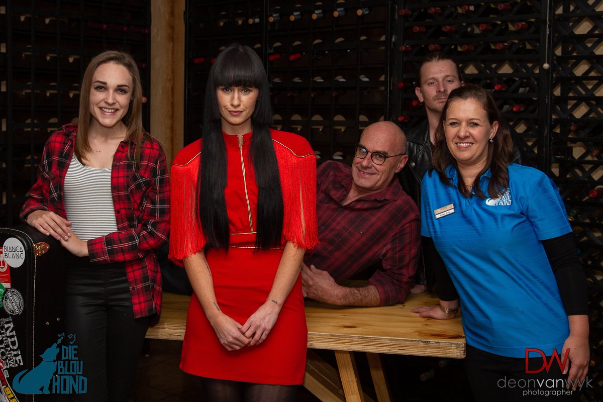 New #blog &amp; #photos #blouhond @thisistailor 3May
#1000MilesTour 
facebook.com/pg/blouhondwoo… @biancablanc @vastijvv @realconcerts @philip_moolman @johnny_late