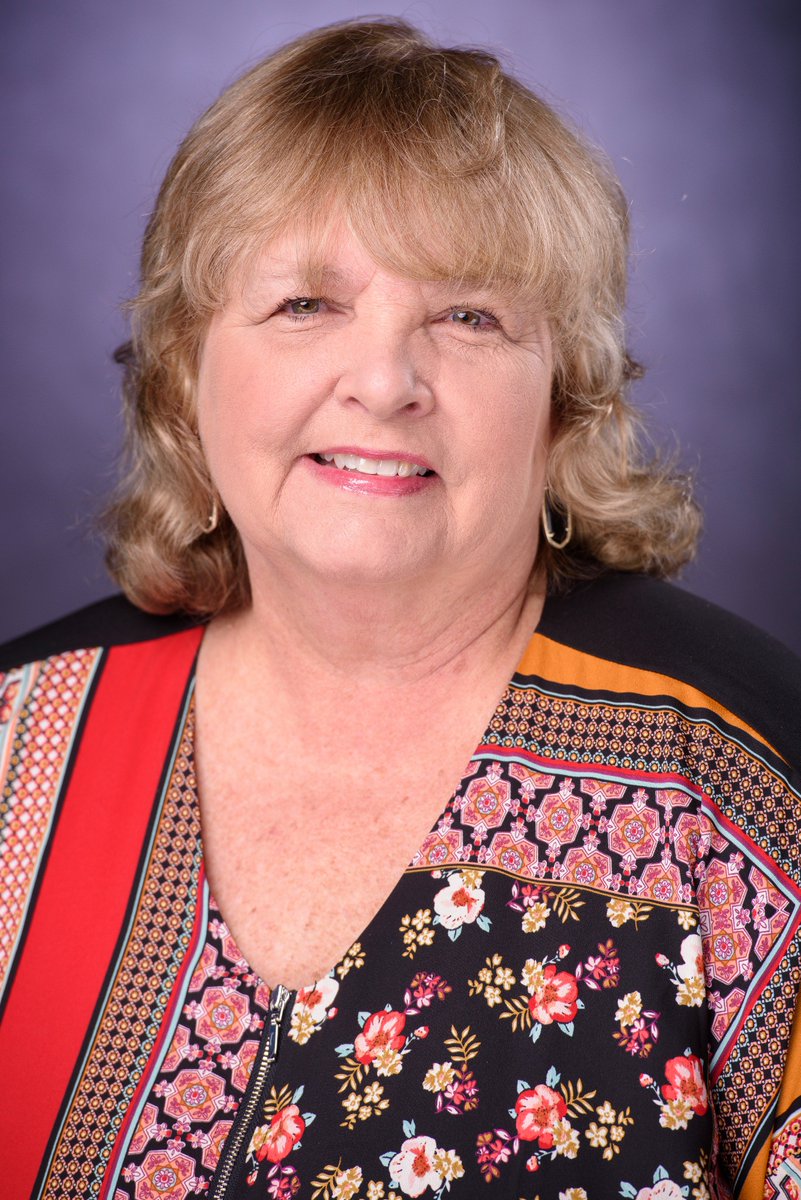 VolunteerYall's tweet photo. As #SeniorCorps Week closes, we introduce you to Comm. Arledia Bennett. She directs RSVP​, an Oxford, Miss.​ @SeniorCorps program. "The most rewarding aspect of serving has been getting to advocate for Volunteerism and National Service on behalf of @VolunteerYall," she said. https://t.co/QUJJRT33HI