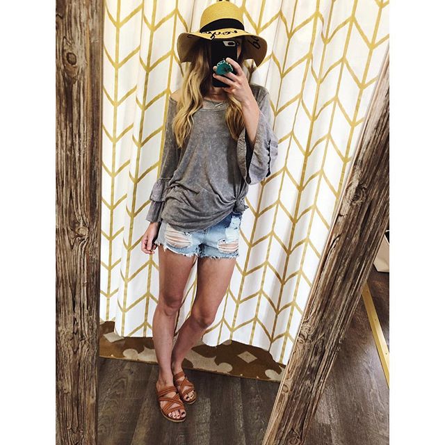 The Velvet Suitcase (VelvetSuitcase_) Twitter