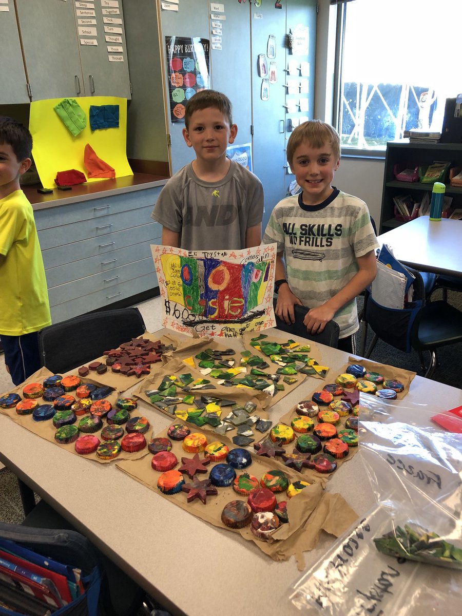 laurenfrazee4's tweet photo. Market Day in full force! These kids have worked hard to build their businesses! @bp_mustangs @MPhillip_TLC @DrJessMartin https://t.co/VEbMwse5mn