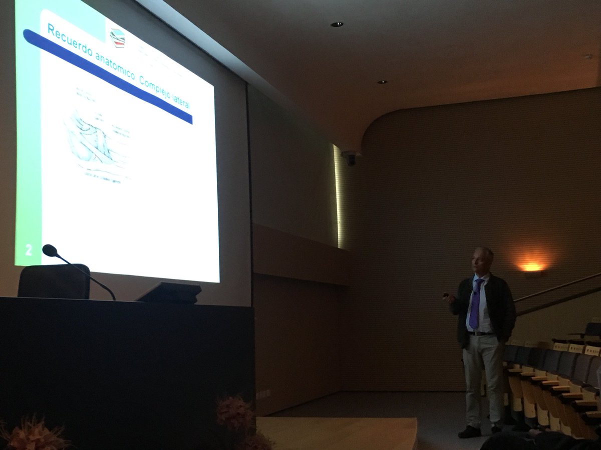 traumalunera's tweet photo. Gran mesa de codo! Gracias al Dr Foruria por sus charlas y consejos #ABCOT2018 @cot_hsll @chemazin @SonLlatzer #elbow #elbowinstability https://t.co/rvAu9mhlZy