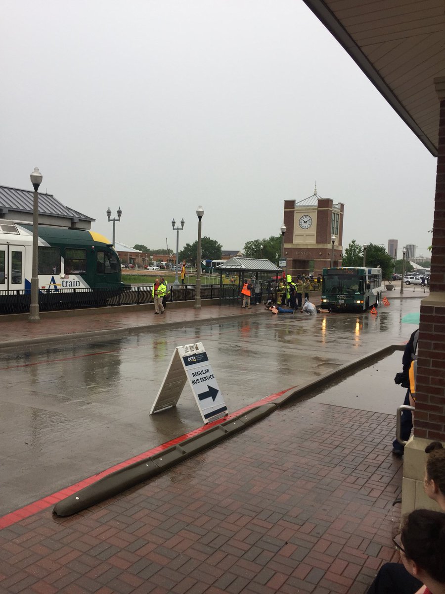 EMT_ATC's tweet image. Took some of my EMT students to @cityofdentontx disaster drill this morning! Always learning! @dentonisd @DentonATC #emtstudents #DentonDisasterDrill #rainyday #dentontexas