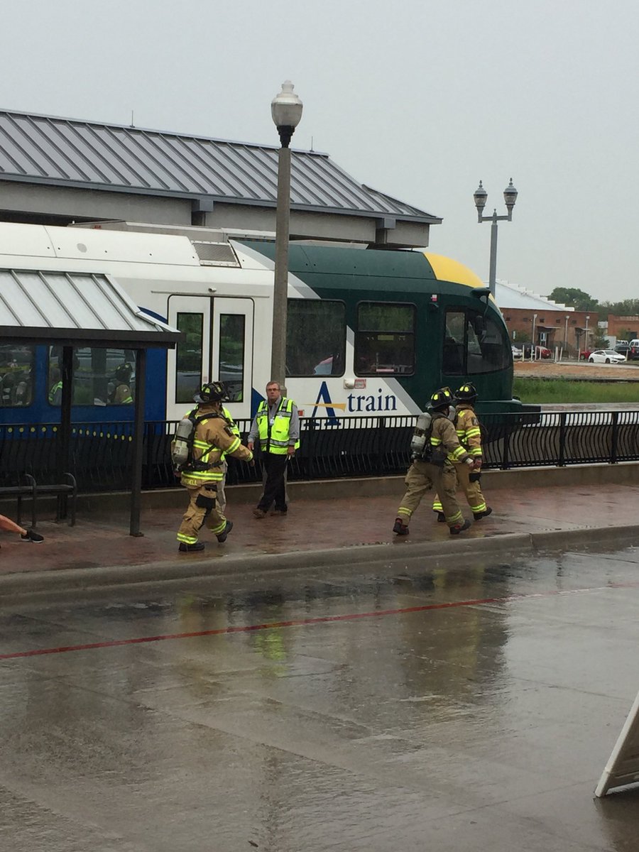 EMT_ATC's tweet image. Took some of my EMT students to @cityofdentontx disaster drill this morning! Always learning! @dentonisd @DentonATC #emtstudents #DentonDisasterDrill #rainyday #dentontexas