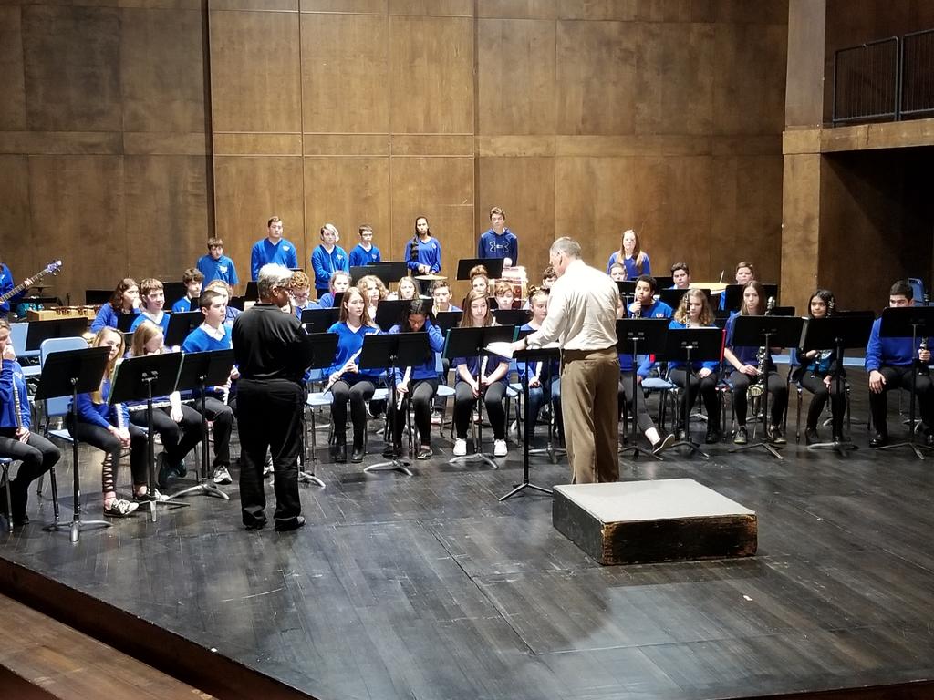 EPEC3's tweet photo. Grade 8/9 band is getting feedback from the judge. Results are coming. https://t.co/mHGNOcg68c