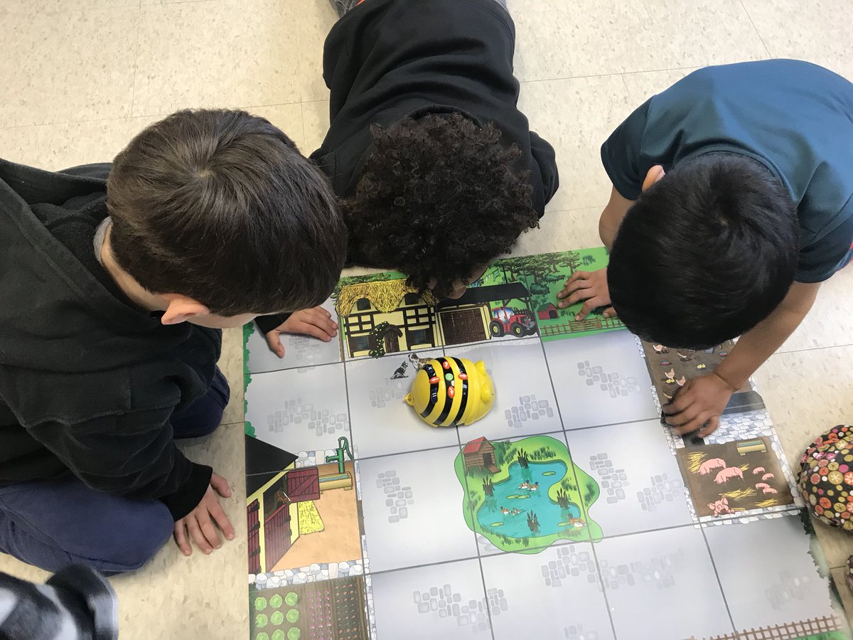 mrjhawn's tweet photo. Using BeeBots to write code and program in ELK https://t.co/mSzErXqFIh