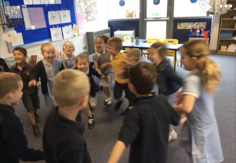 MissDouglasFF's tweet image. Year 1 have been learning their ‘left’ and ‘right’ today.. so of course we had to practice the Hokey Cokey 😁 #makemathsfun @FarndonFieldsSc