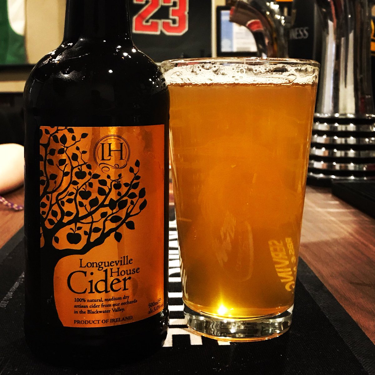 LiquorJunky's tweet photo. @LH_Beverages Longueville House Cider.. sent North courtesy of the queen of the @AerLingus skies, cabin manager Catherine Aherne. You can taste the quality! #irishcider #longueville #longuevillecider #cider #aerlingus #hardcider #qualitycider https://t.co/EHWjCR1dwg