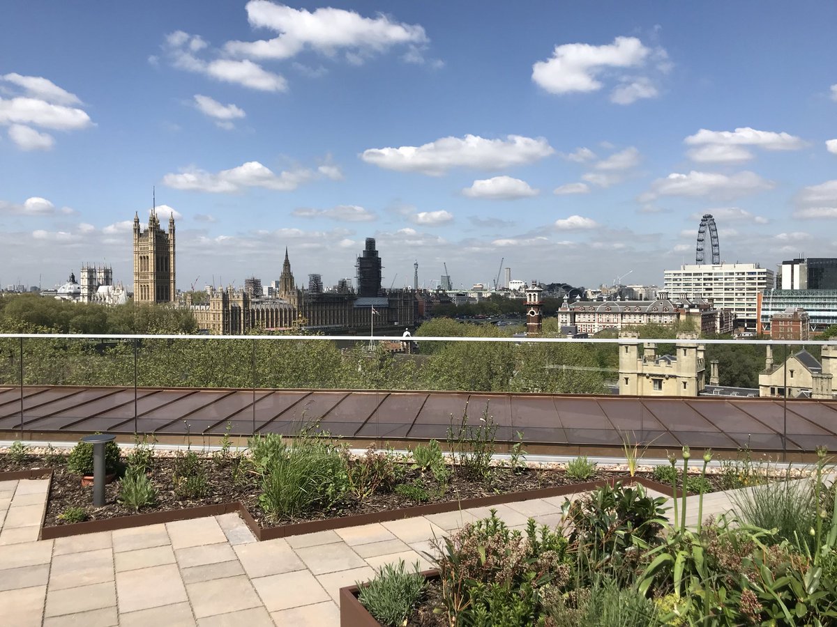 WhiteInkArch's tweet photo. Sunny afternoon in London exploring @WhiteInkArch completed projects for @TWCLProperty #WestminsterQuarter #PalaceView @McAleerRushe #cityliving https://t.co/fWxymKwoKR