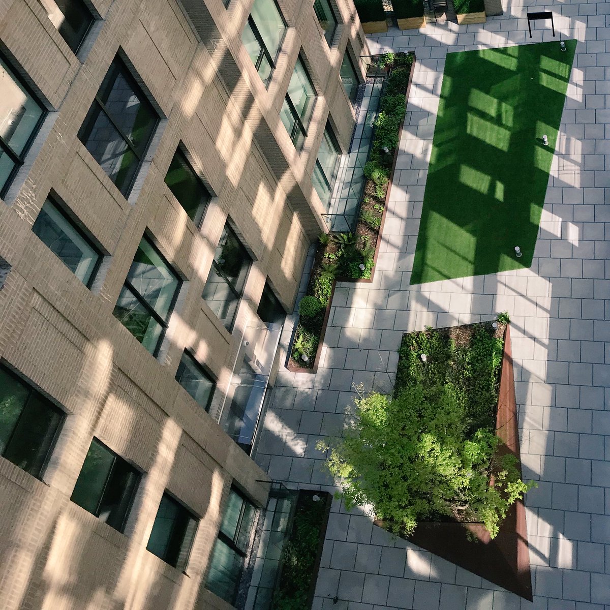 WhiteInkArch's tweet photo. Sunny afternoon in London exploring @WhiteInkArch completed projects for @TWCLProperty #WestminsterQuarter #PalaceView @McAleerRushe #cityliving https://t.co/fWxymKwoKR