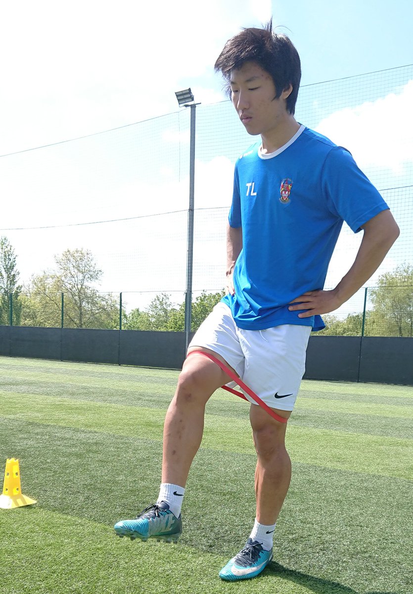 charlie_croydon's tweet photo. Thomas, making sure that he is well prepared for a tough session today in the heat. 👌⚽

@Staines_TownFC
@StainesTownFC https://t.co/0as7nPSaiD