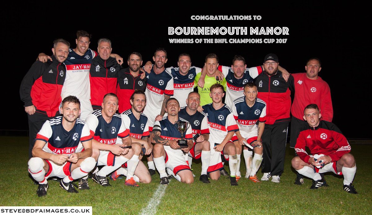 bmouthmanorfc's tweet photo. What a memorable season 2017/18 has been for Manor ⚽🔴⚫️

🏆 BHFL Champions Cup ✅

🏆 BFA League Champions ✅

🏆 Pickford Cup Winners ✅

#champions #celebrations #treble #winners #manorfamily #UTM 🔴⚫️🏆🏆🏆🍾 https://t.co/HcWCDjsErt
