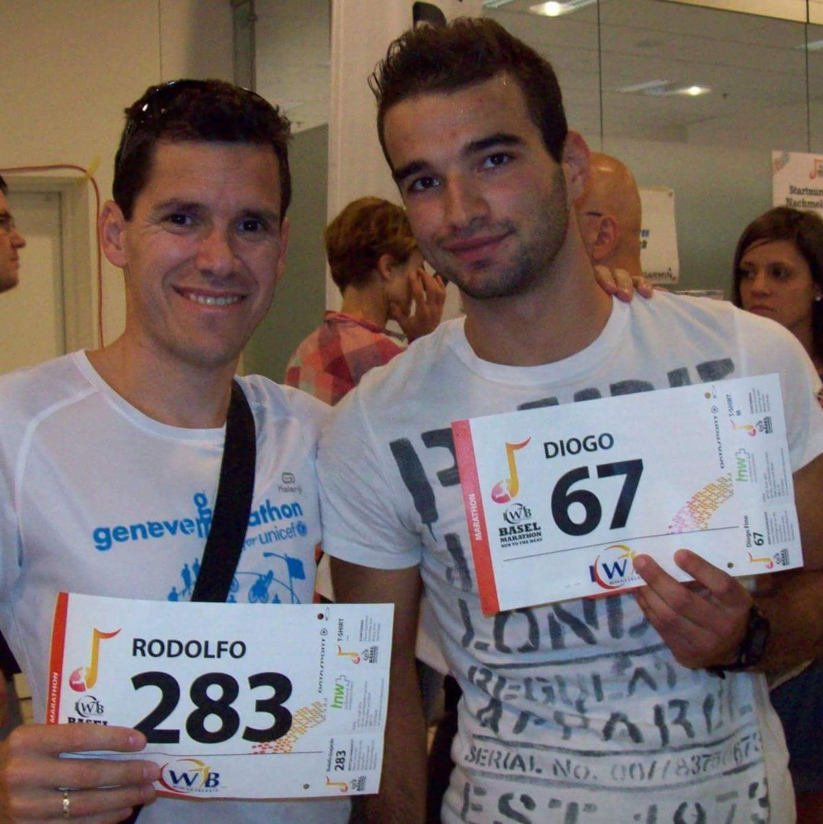rodolf_guajardo's tweet photo. MARATHON OF BASEL, SWITZERLAND!
En el Maratón de Basilea, Suiza, con amigos Europeos!
#marathons
#paris #runner #runnerworld
#parismarathon
#baselworld
#baselmarathon
#switzerland🇨🇭 #personaltrainerlife #coach #training https://t.co/QddiXm3viA