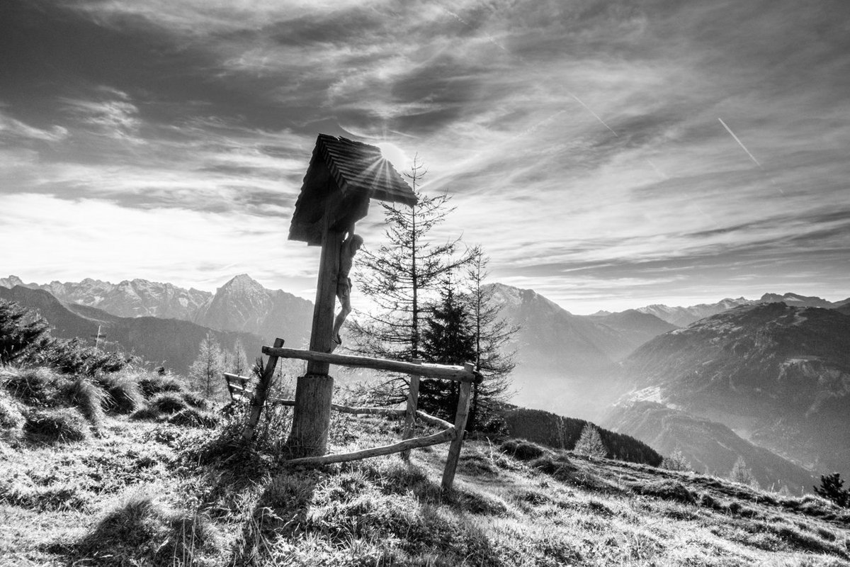 sogila's tweet image. #Karlalmkreuz am #Laberg bei #Brandberg im #Zillertal #InTirol #Austria
