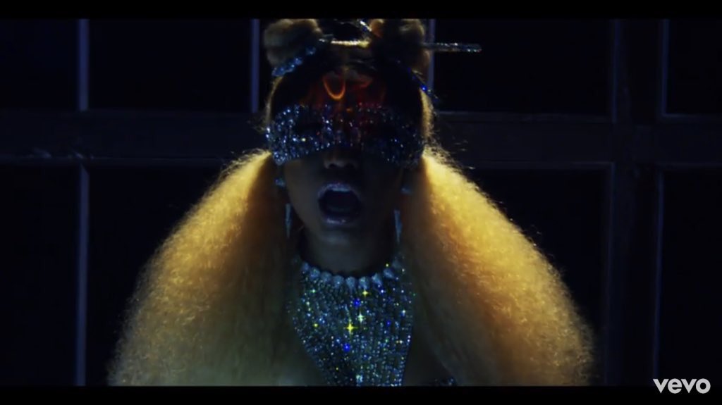 JackMalingS's tweet photo. Three hours later still re-watching #BarbieThingzVIDEO #ChunLiMusicVideo @NICKIMINAJ signed and delivered #NickiMinaji #NickiDay2 https://t.co/3fjkHhS9OE