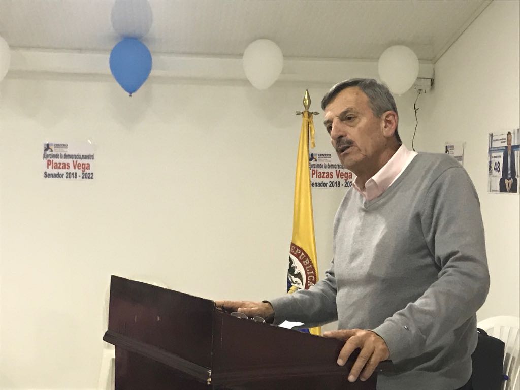 LAPlazasVega's tweet photo. #PíldoraParaLaMemoria "El problema con muchos jóvenes ahora que aplauden a un señor como Petro es que no conocen la historia reciente del país" @LAPlazasVega en @Horadelaverdad https://t.co/XkKUd1CUeg