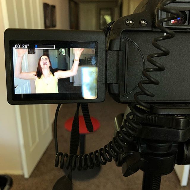 joanncrohn's tweet image. Sometimes... recording yourself is a little stressful.
.
And hard.
.
So I yell and I scream and then I do it
.
And dance breaks to the Greatest Showman don’t hurt either ❤️ #newCourseComing #Noguiltmom #noguiltguidetosummer ift.tt/2ju2K92