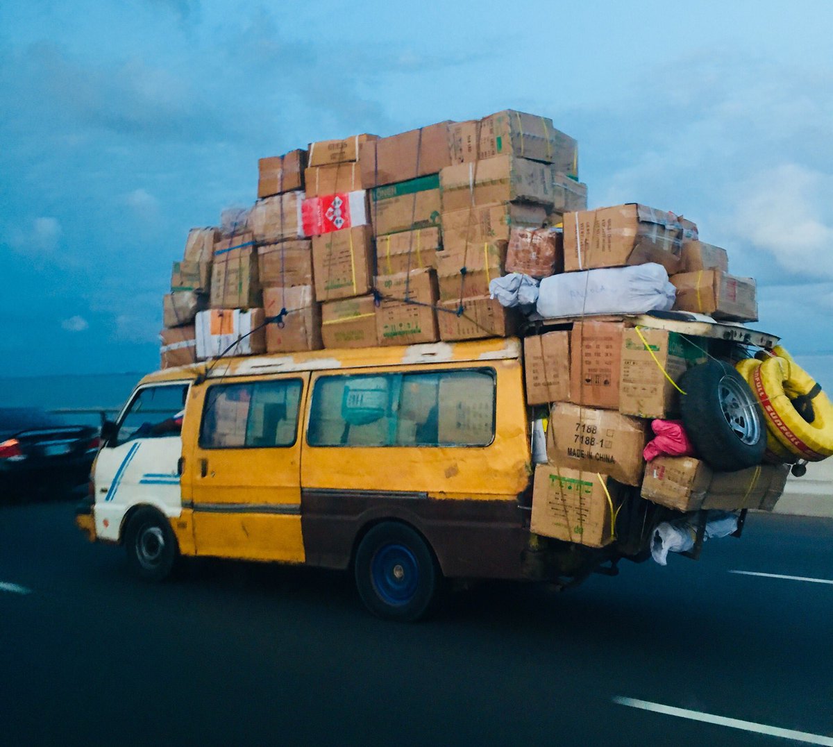 Nat_Siniscalchi's tweet photo. #Nigeria lives by its own rules...! Absolutely love that I get to see the good, the bad and the weirdly wonderful aspects of life in #Africa for a living. #IlovewhatIdo https://t.co/8WVyQx5XC2