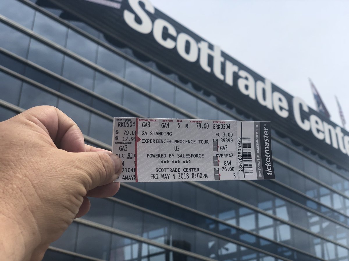 gatobronco's tweet photo. It’s showtime! @U2 #eiTour2018 #STL @U2Valencia @u2_mx @ISALOZ68 https://t.co/S9YgA5q67U