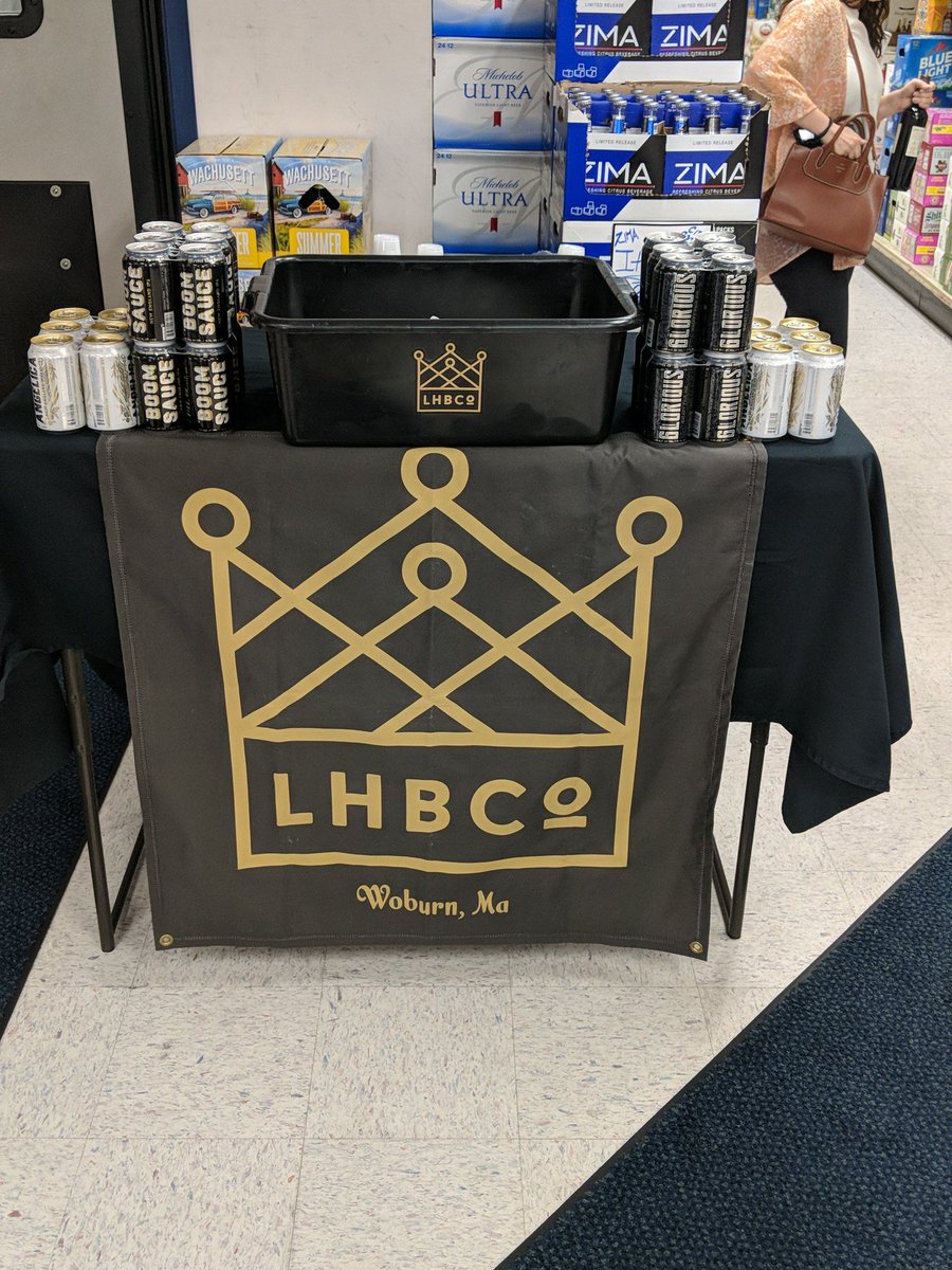 LHBCoJon's tweet photo. @baconspirits from 4:30-6:30pm. Try some Boomsauce, Angelica and Glorious! #ipa #newenglandipa #lordhobobrewingcompany #boomsauce #angelica #glorious https://t.co/ji89Kajo0y