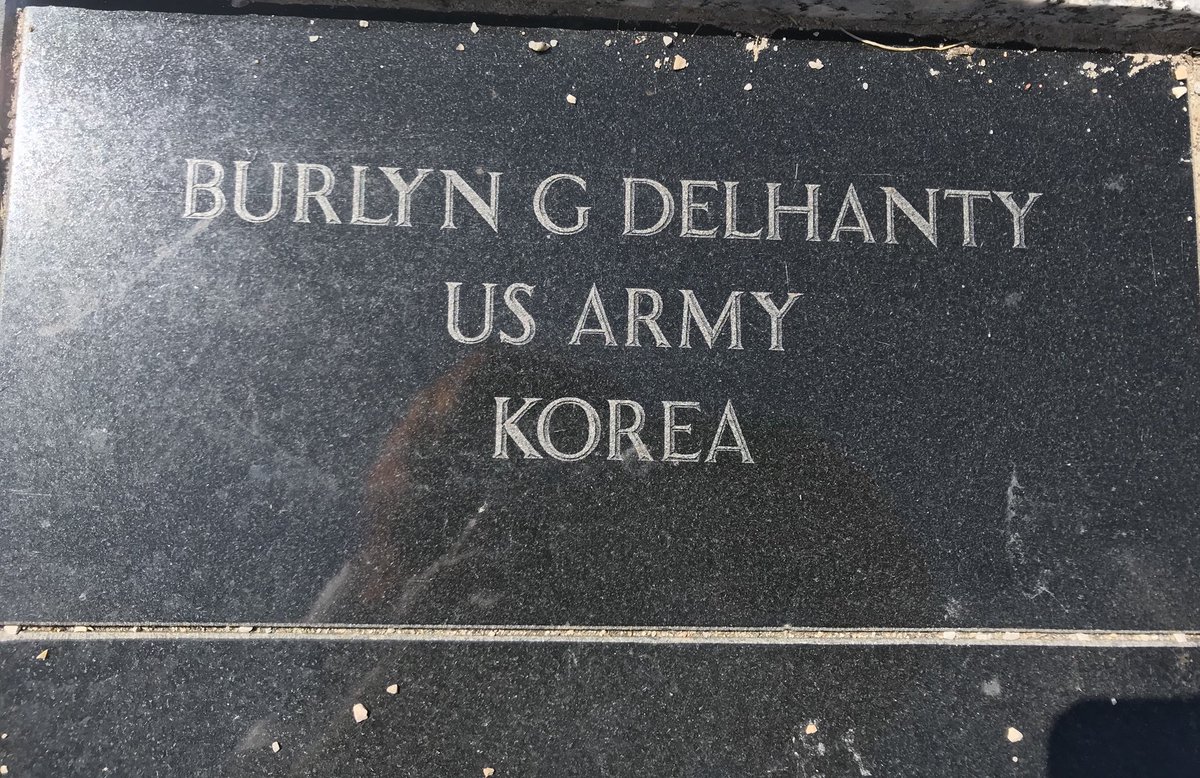 sherrie_01's tweet photo. Took my USHistory class to visit the Veteran’s Memorial! We found a few people that we know ! https://t.co/y2iMdazv4s