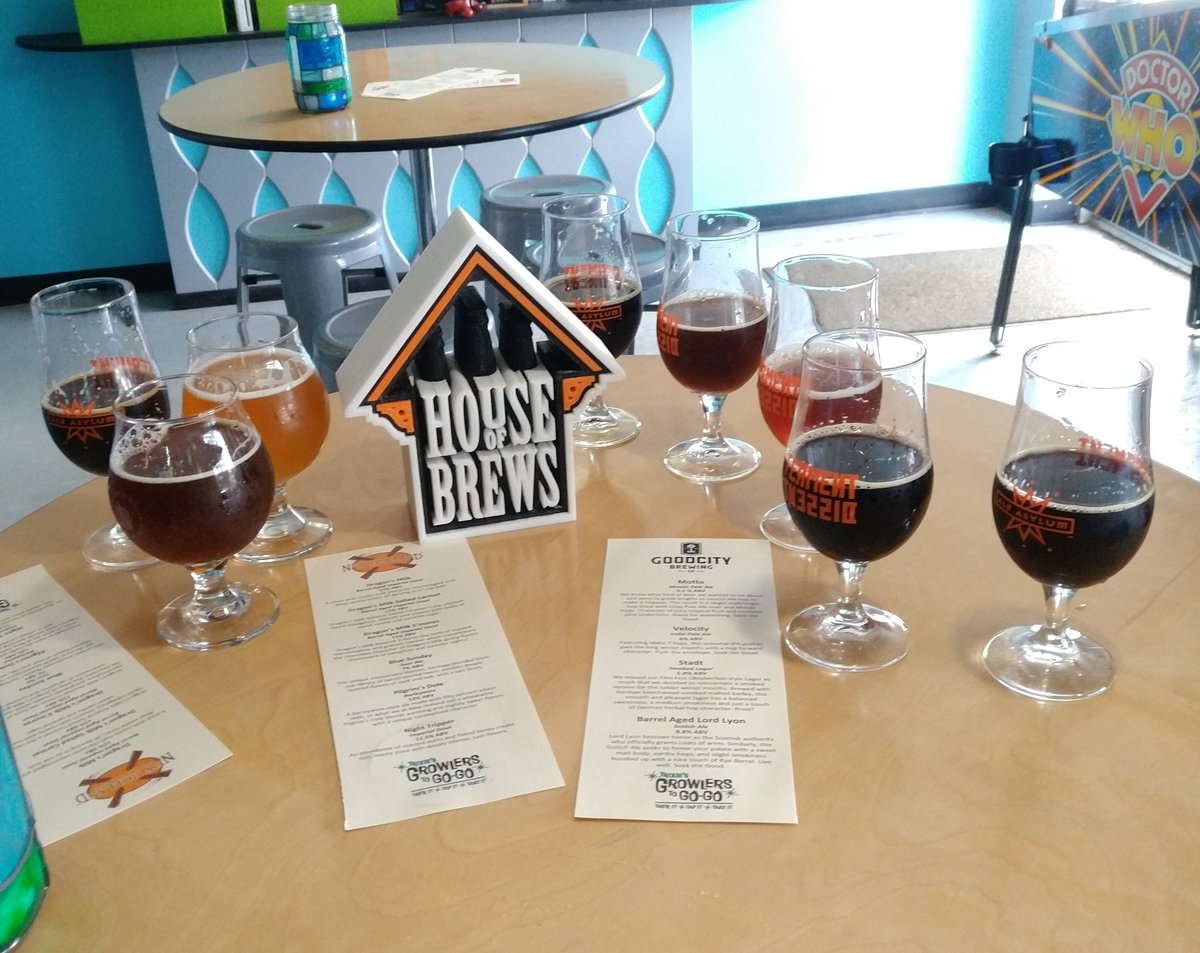 hob_house's tweet photo. Stopped by for a couple of drinks.  @Growlerstogogo @madbeerweek #MadBeerWeek @GoodCityBrewing @newhollandbrew https://t.co/gQXVTLeJU6