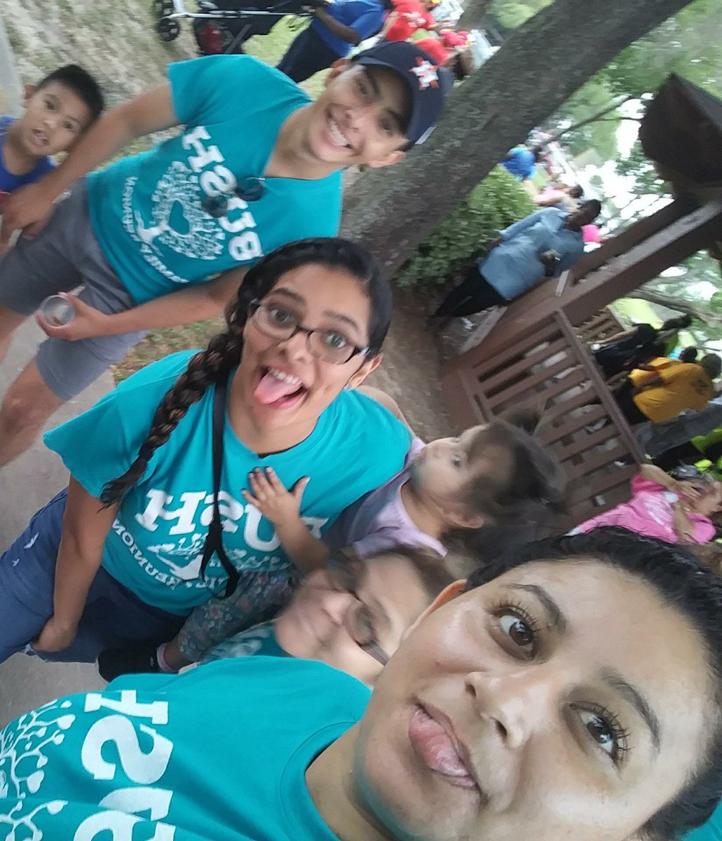CreaMemorias's tweet image. Had a great time at the park
Bush Family Reunion
#SpringOuting2018