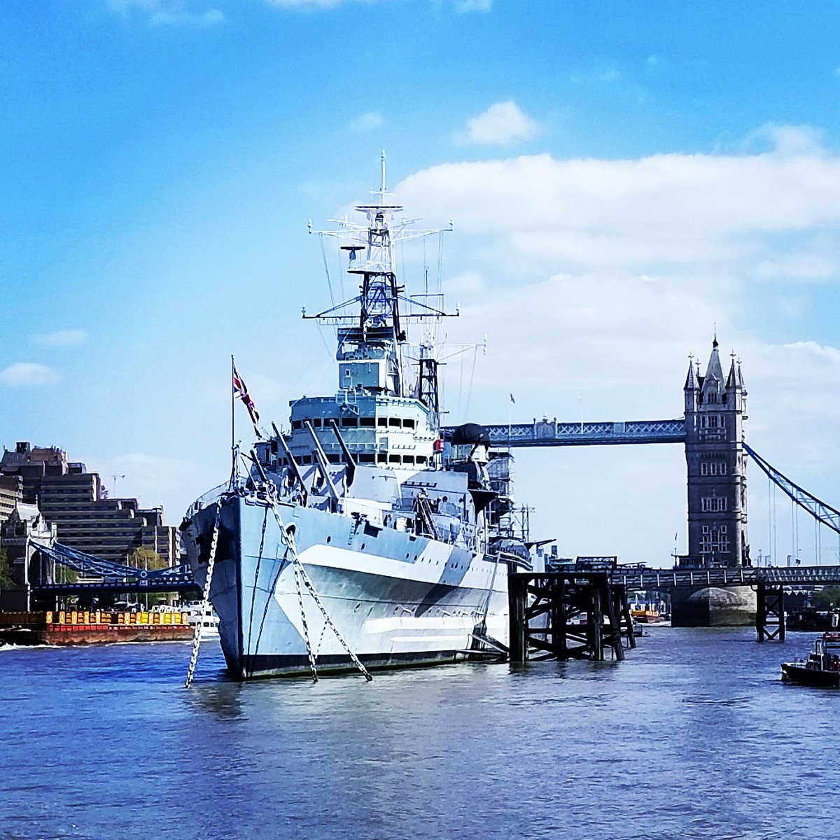PassageForTwo's tweet image. Took the Thames river taxi today and got a great water-lever view of the HMS Belfast. The HMS Belfast is a museum on the River Thames in London operated by the Imperial War Museum. #Travel #travelphotography #PassageForTwo