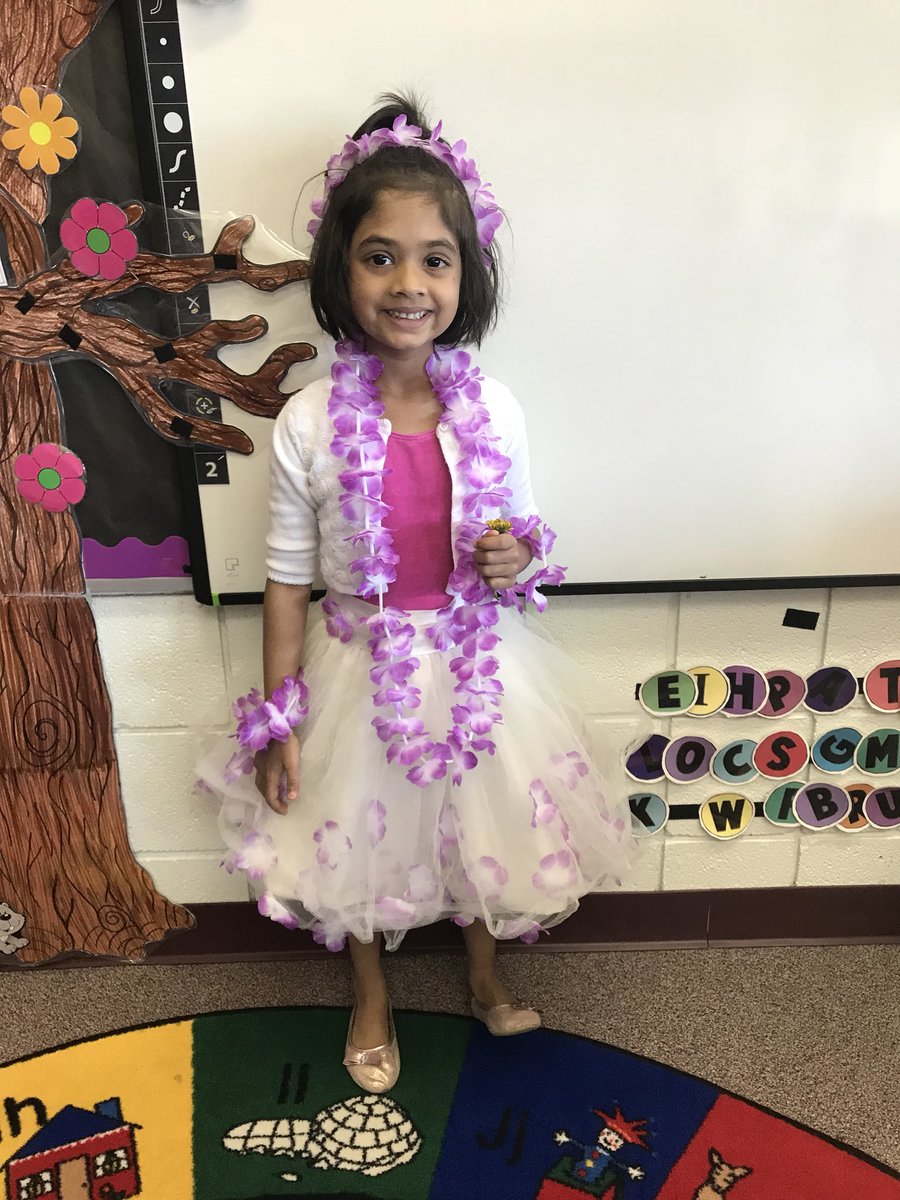 SpauldingPreK's tweet photo. Happy “L” (luau)day in pre-k! @d56achieve https://t.co/BXgU20lrin