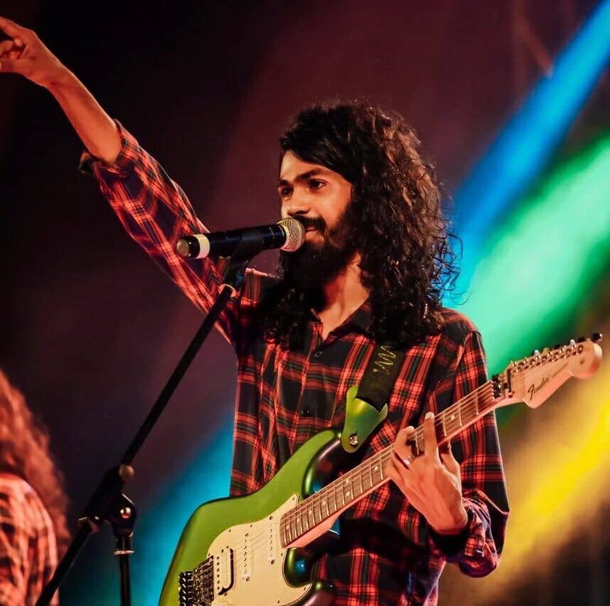 Late but wish you a very happy birthday brother @MohameDIshan_  

Such a true, dedicated and inspiring artist you are♥️

Wish u a very successful years ahead! LY ♥️😍🔥