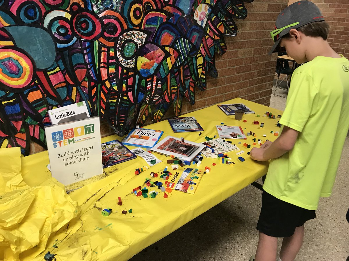 KristyRogalla's tweet photo. Fun day of K-6 literacy exploration all day at Bauerwood Elementary! Thank you Georgetown Library for sharing, supporting & participating today with fun activities for kids! #JPSReads #jpspride #georgetownlibrary @CrystalMorse1 @berens_kathie @JanetSchultz4 @tenbrinktweets https://t.co/fqCFapveni