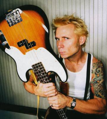 Happy birthday to one of the best bassists in the world, Mr. Mike Dirnt 
