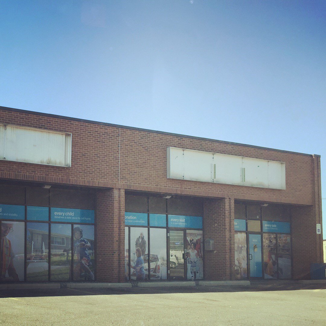 HabitatHamilton's tweet photo. If you've visited the #HamOnt #ReStore recently, you've probably noticed that we're sprucing up the place. And that we're currently without outdoor signage. But don't despair! We remain open, with our standard operating hours (9-5, 7 days/week). Come check out our new look! 👀 https://t.co/EIMj8jDBU9