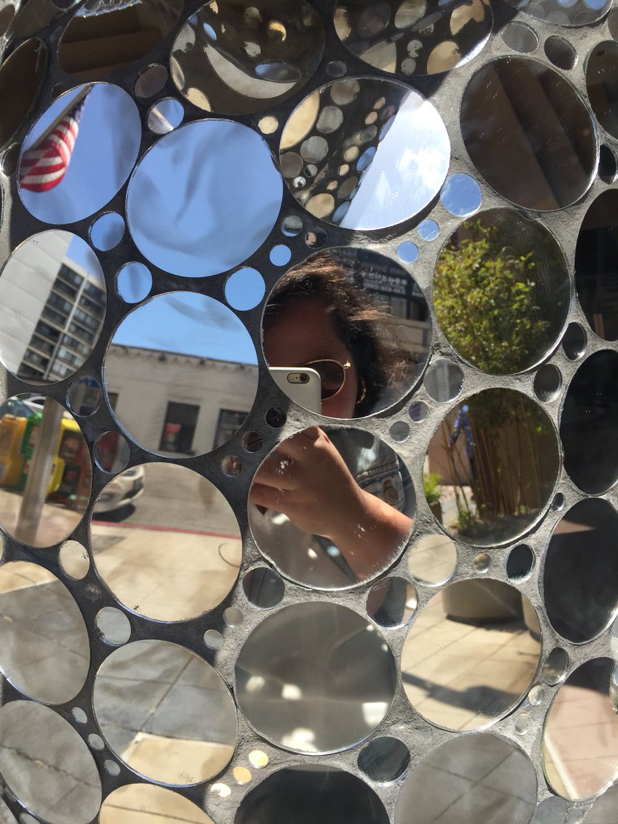 yourfriendkehau's tweet image. saw this incredible sculpture in oakland’s chinatown. it’s like a disco ball rat ✨✨
 
i 💛 public art!

#stomperinthetown
art by: erin colcord